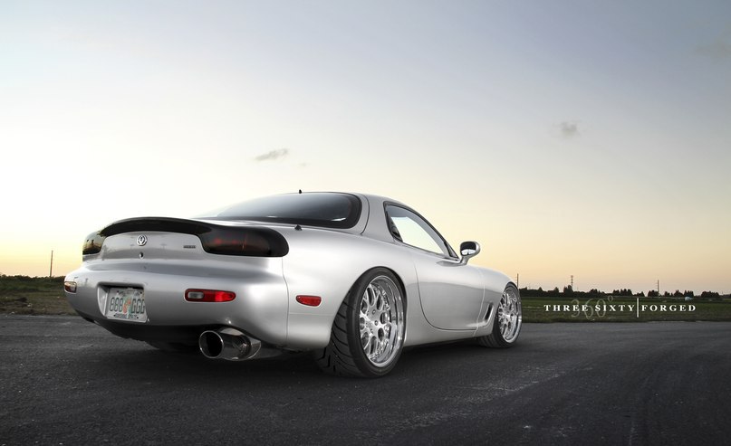 Mazda RX-7.