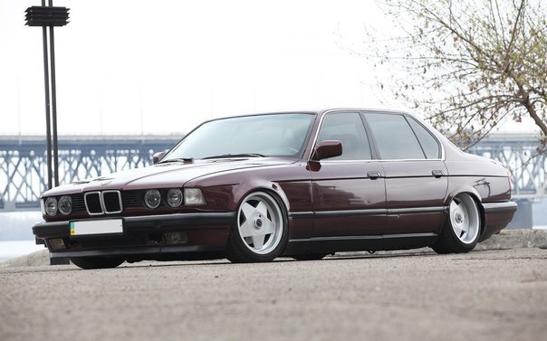 BMW 7 Series E32 - 5