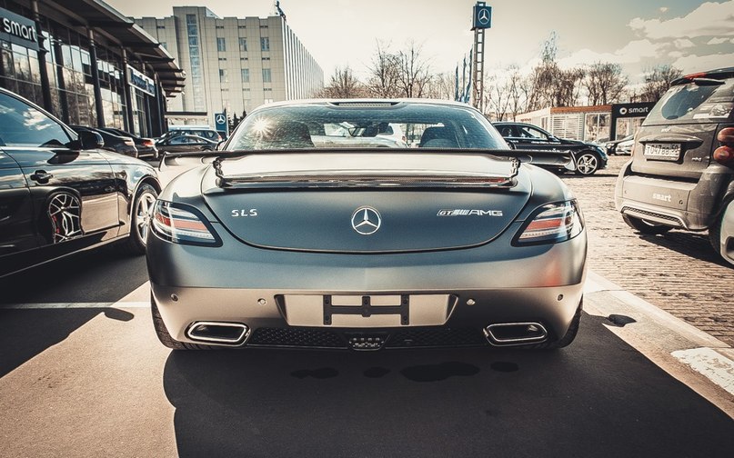 Mercedes-Benz SLS AMG. - 2