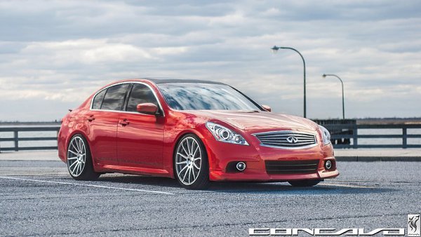 Infiniti G37.