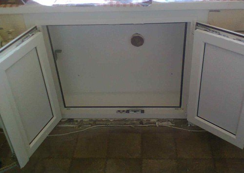 Как переделать зимний холодильник под окном кухни своими руками