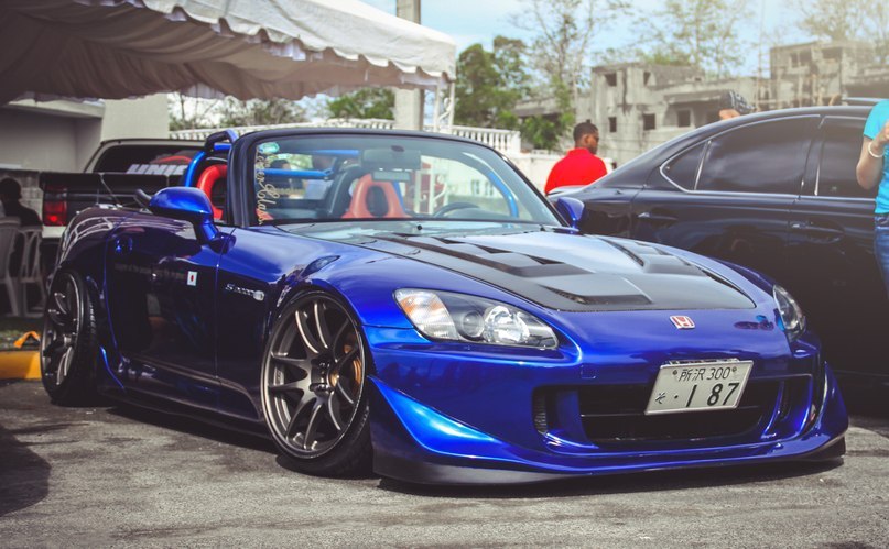 Honda S2000.