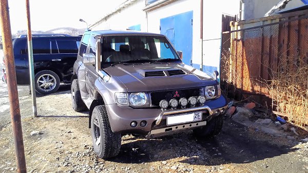 Mitsubishi Pajero - 11  2015  05:47