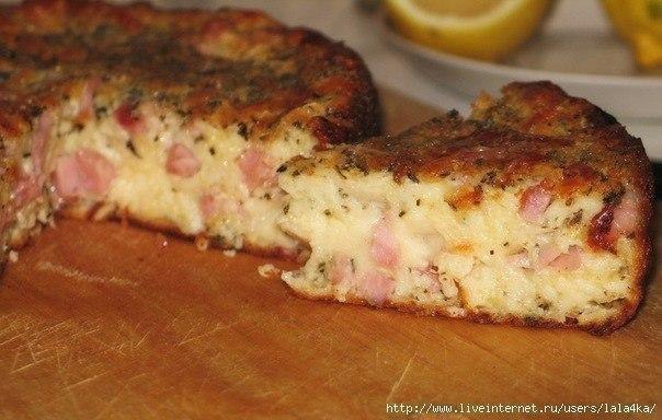 Сырный кекс с ветчиной и пряностями.Ингредиенты:- 1/3 стакана растительного масла- 1 стакан молока- ...