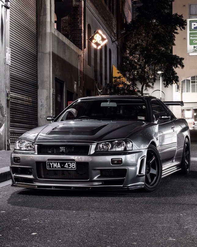 Nissan Skyline R34 - 2