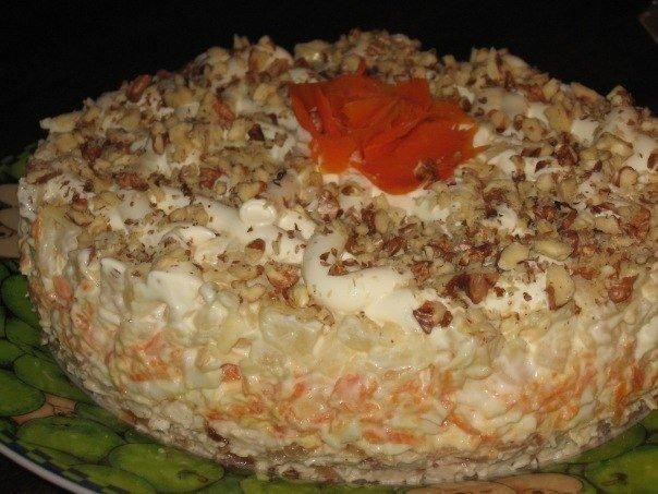 Салат "Валентина" Ингредиенты: грудка от целой курицы гриль, я пробовала делать этот салат ...