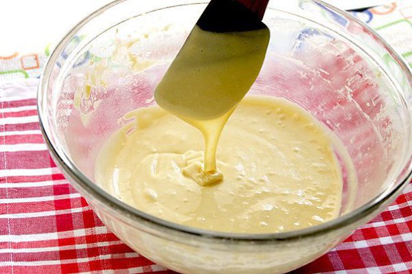 Очень вкусная шарлотка-лентяйка.Нам понадобится :9 столовых ложек растительного масла без запахапол ... - 4