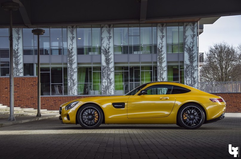 Mercedes AMG GT - 5