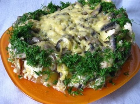 Запеканка из курицы с картофелем в мультиварке.ИнгредиентыКартофель – 6-8 шт.Куриное филе - 150 ...