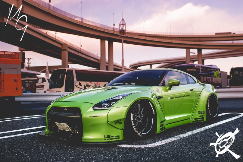 Nissan GT-R.