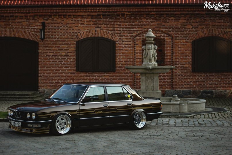 BMW 5 Series E28 - 5