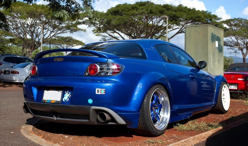 Mazda RX-8.