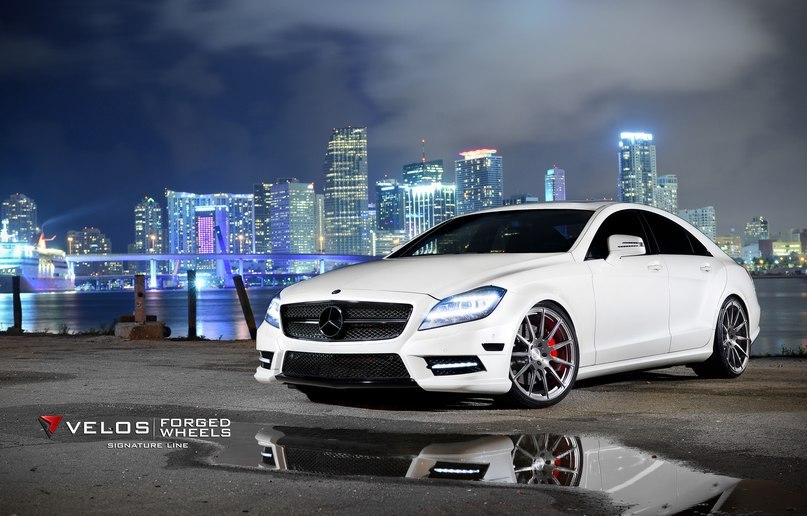 Mercedes-Benz CLS. - 2