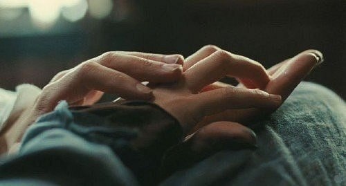Цените тех... Кто вами дорожит... Храните тех... Кто вас оберегает... Печальтесь с теми.. Кто о вас ...