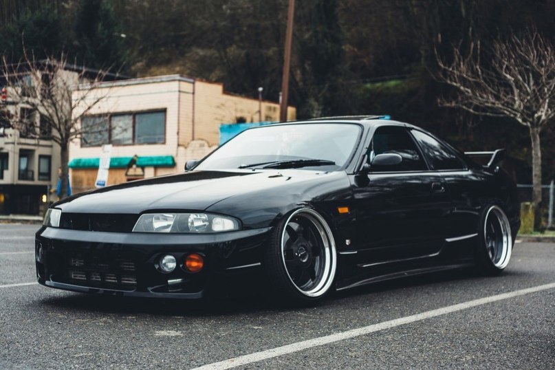 Nissan Skyline R33