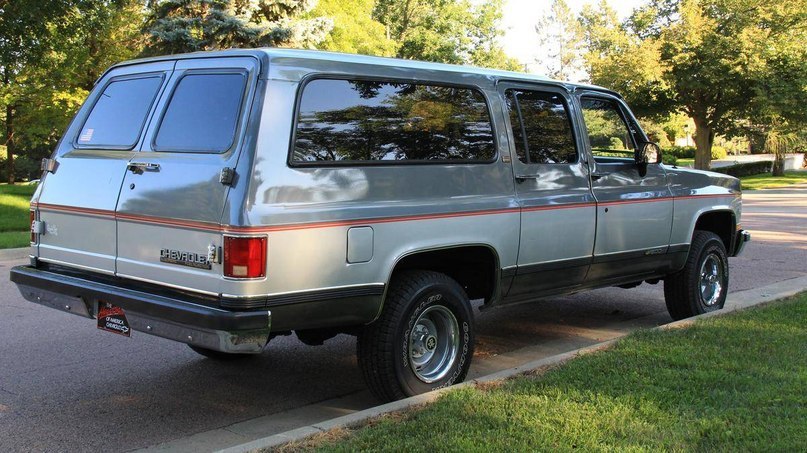 Chevrolet Suburban 1990 - 5