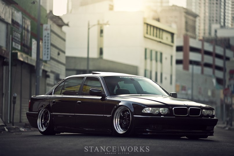 BMW E38 750iL - 3