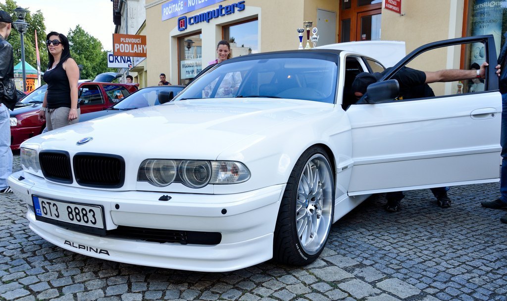 BMW 7 Series E38 - 4