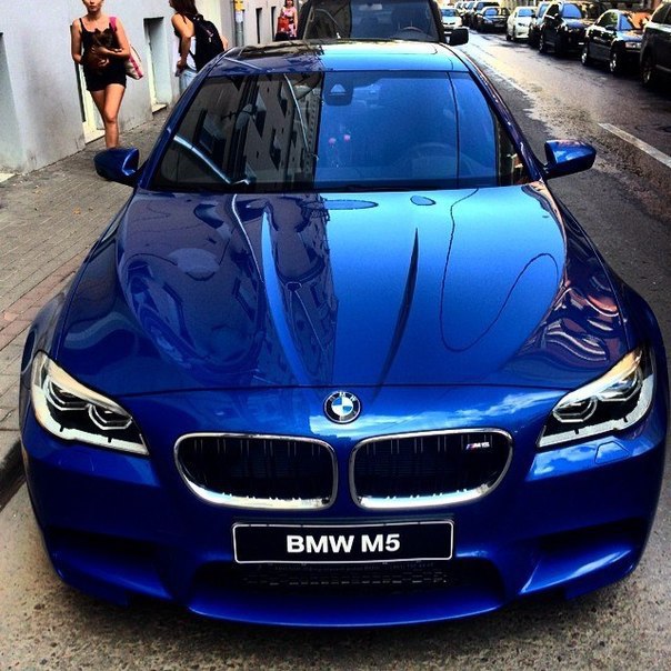 BMW M5 (F10) Monte Carlo Blue metal