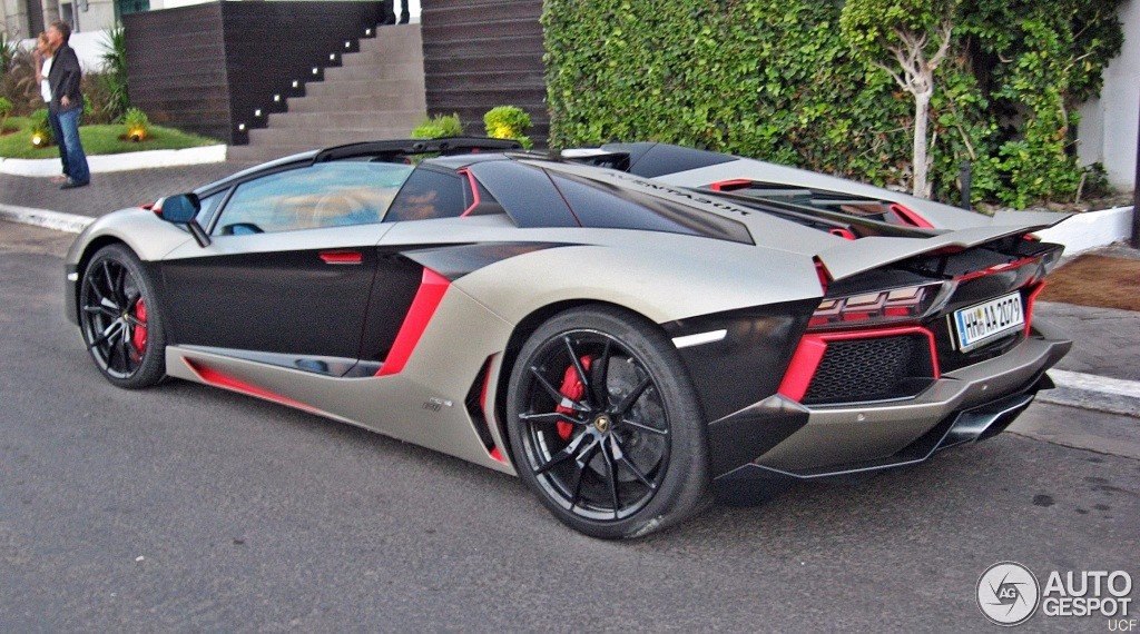 Lamborghini Aventador LP700-4 Roadster