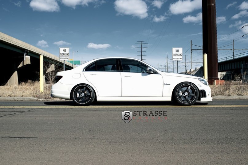 Mercedes-Benz C 63 AMG. - 6