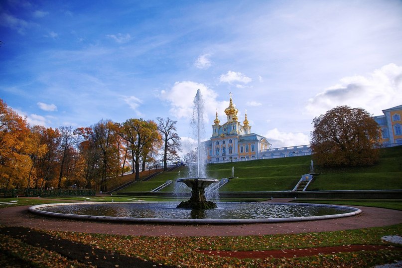 Санкт-Петербург осень Петергоф. Питер осенью Петергоф. Петергоф фонтаны. Петергоф фонтаны осенью.