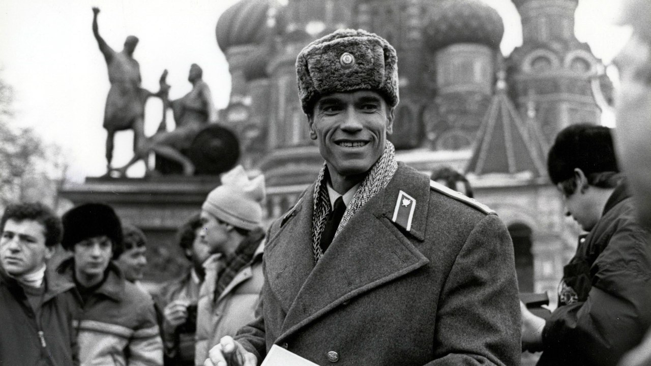 Впервые Шварценеггер побывал в СССР в 1942 году. Правда это был не Арнольд, а Густав, его отец, и ...