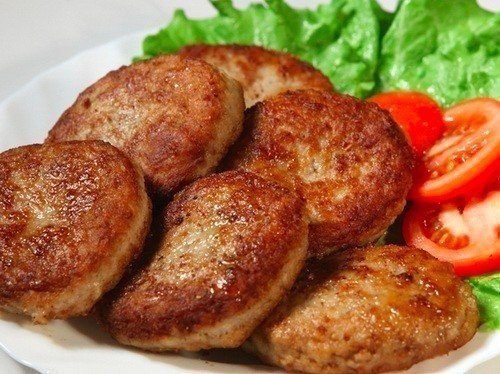 Самые вкусные в мире котлеты.Ингредиенты:Фарш из индейки или курицы (я готовлю из индейки) - 800 ...