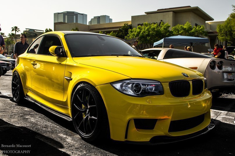 BMW 1M.