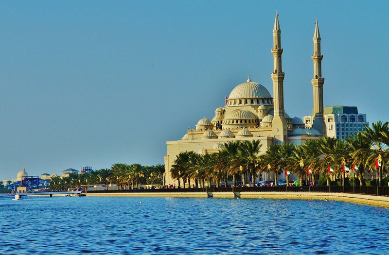 Шарджа (город). Шарджа достопримечательности. Sharjah Fort Шарджа. Паровозики в Шардже.