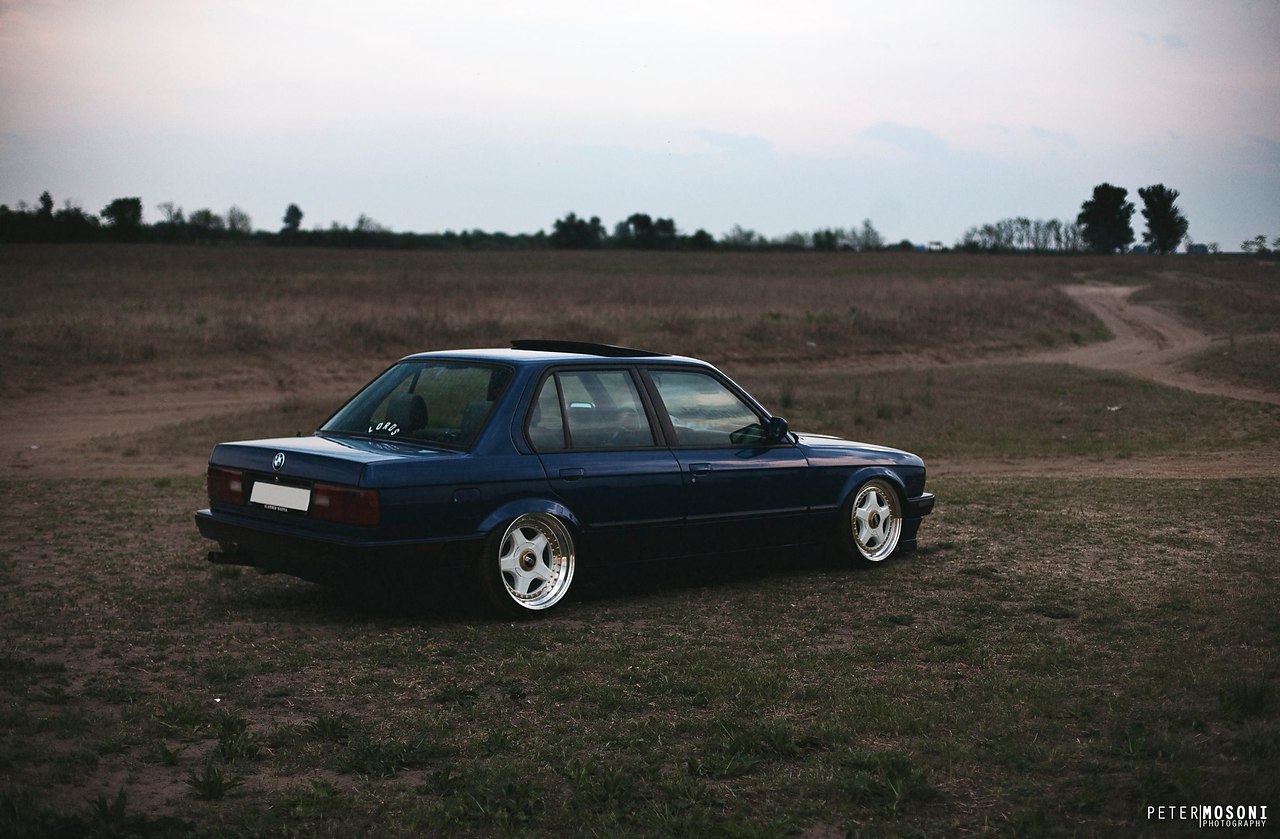 BMW 3 Series E30 - 2