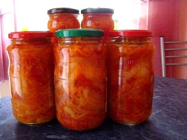 Салат "Парамониха" 2 кг помидор - дольками 1 кг лука - кольцами 1 кг моркови - на крупной ...