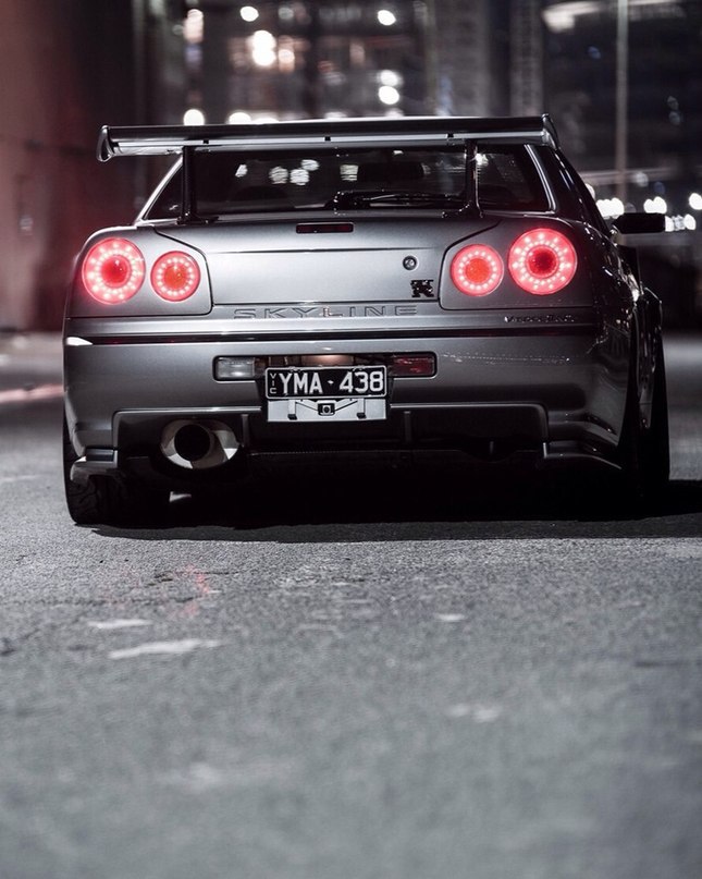 Nissan Skyline R34 - 4