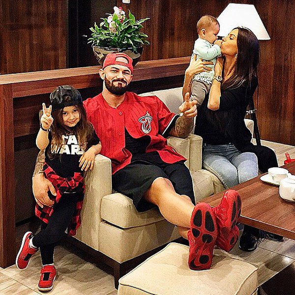 Всем хорошего отпуска! Мы полетели, отдыхать и снимать новое семейное видео на трек