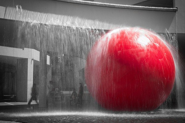 Kurt Perschke -   RedBall project.  (. installation - . - ... - 8