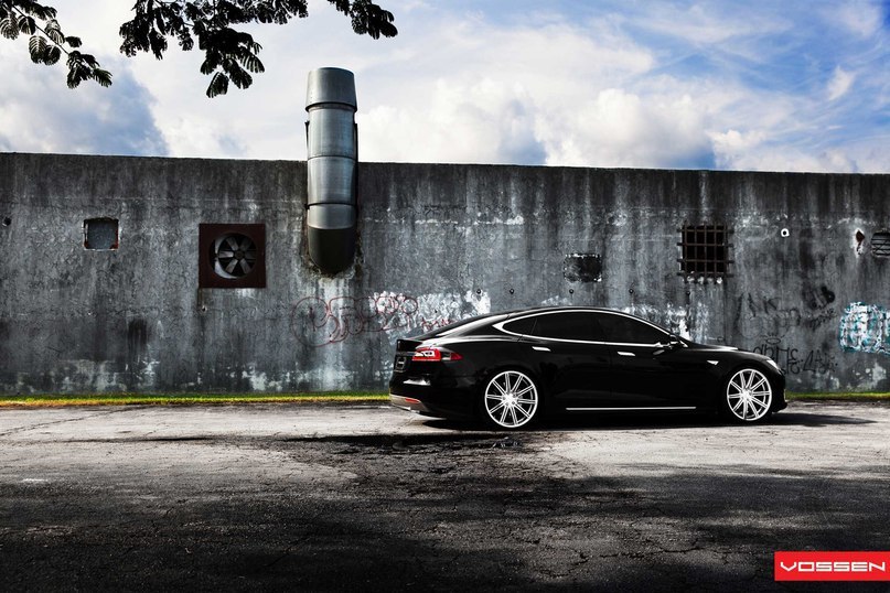 Tesla Model S. - 5