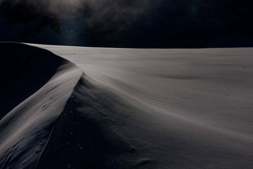 Время. Иногда, кажется, оно застывает на месте. Словно ты сидишь в мешке и не можешь вылезти, и ...