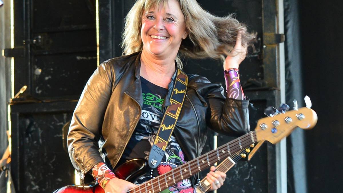     : 3  1950     (Suzi Quatro) -  ...