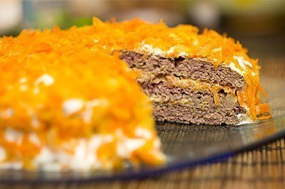 Торт из куриной печени.Ингредиенты:Куриная печень - 1 ...