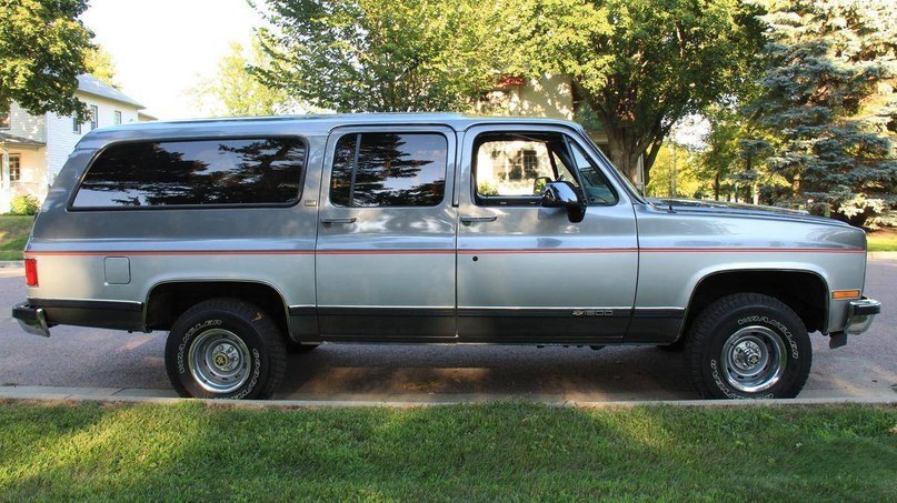 Chevrolet Suburban 1990 - 4