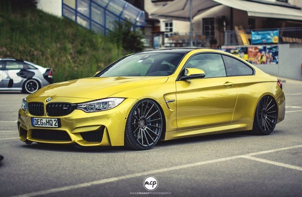 BMW m4 осень