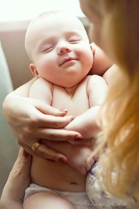 Наше счастье — наши дети, лучше нету их на свете; словно бабочки летают, смыслом жизнь нам ...
