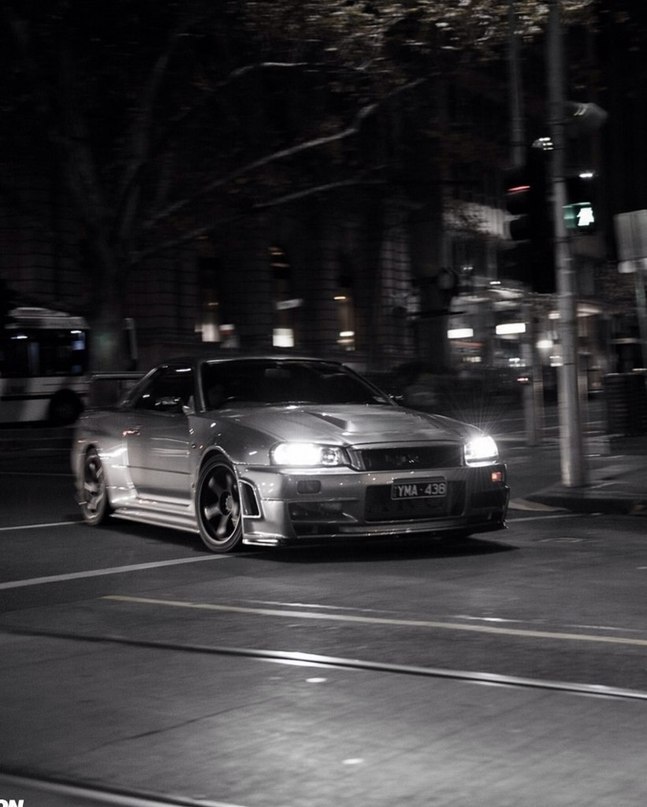 Nissan Skyline R34 - 5