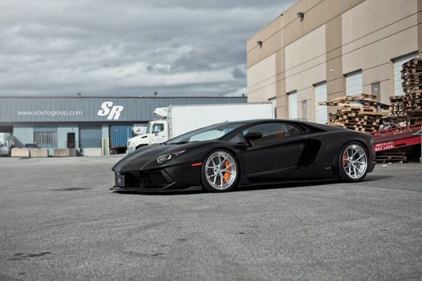 Lamborghini Aventador - 4