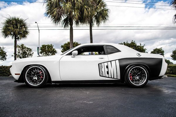 Dodge Challenger R/T. - 3