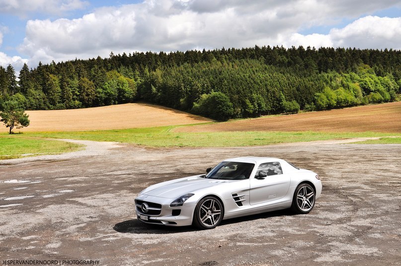 Mercedes-Benz SLS AMG