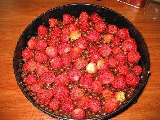 Клубничный торт без выпечки. Легкий в приготовлении и при этом ОЧЕНЬ вкусный торт! Продукты: ( на ...