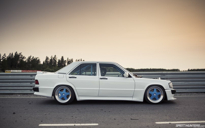 Mercedes-Benz 190E. - 7