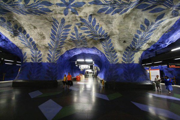 Stockholms tunnelbana (Стокгольмский метрополитен) – это самая длинная в мире художественная галерея ...