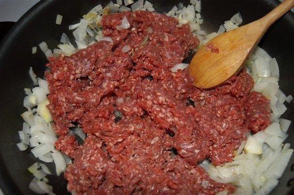 Картофельный пирог-запеканка.Ингредиенты:- 1.7 кг картофеля- 100 г муки- 1 луковица большая- 3-4 ... - 3